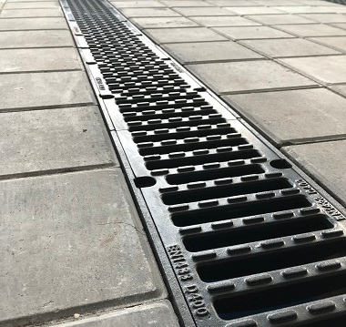 停車(chē)場(chǎng)用成品樹(shù)脂混凝土排水溝...